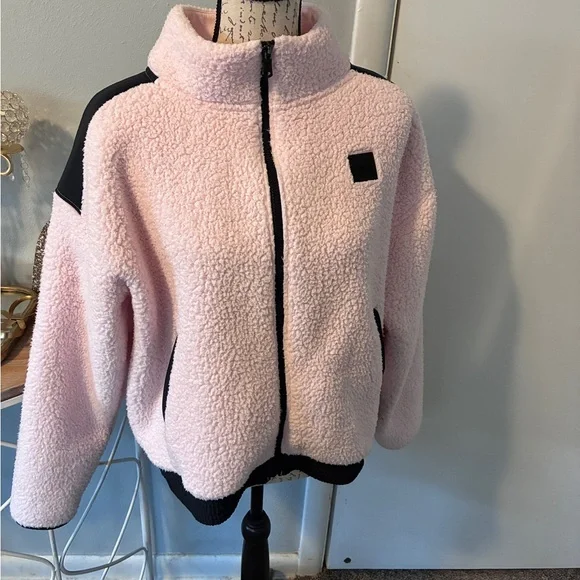 WOMANS UNDER ARMOUR TEDDY JACKET-XLARGE - Picture 1 of 6